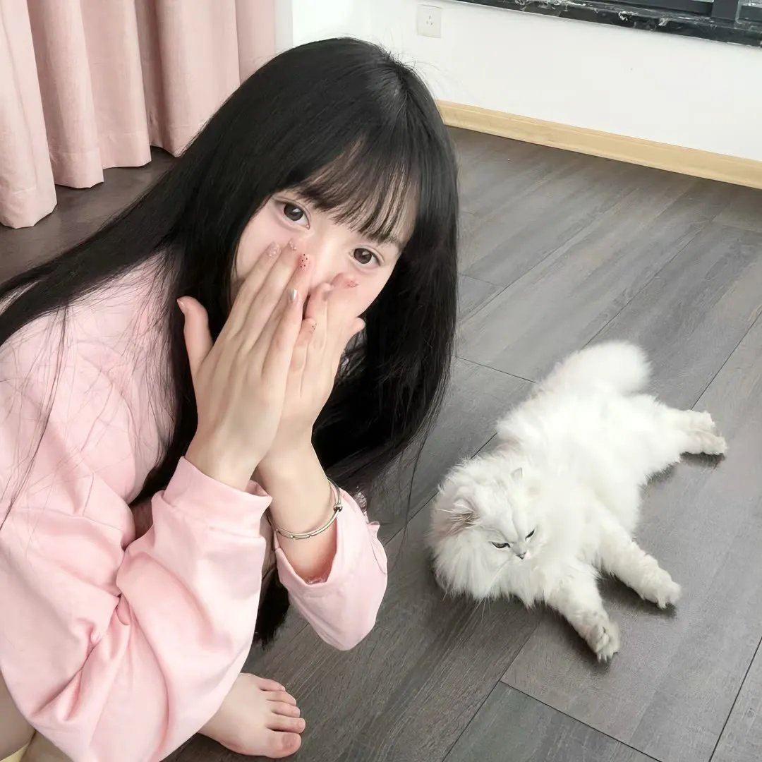 一个女王的少女时代封面